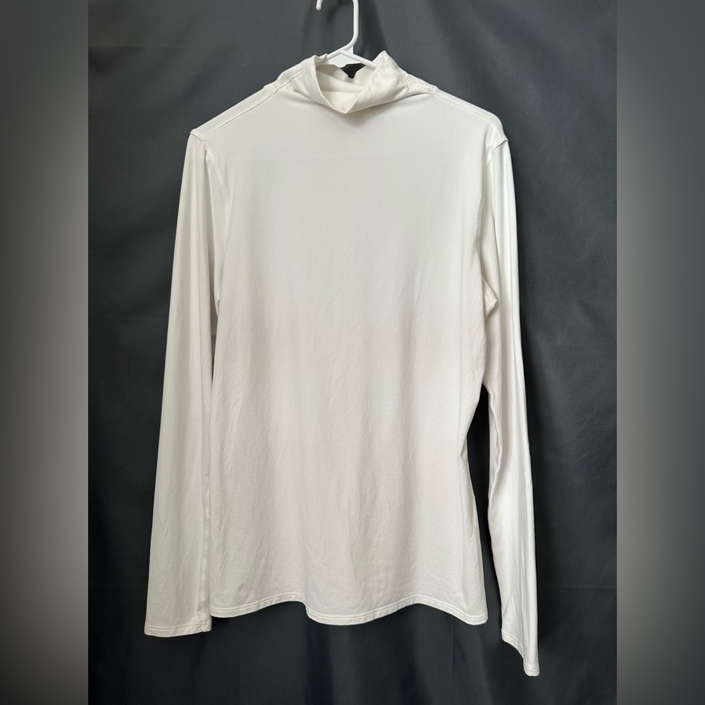 Lululemon Wundermoist Ultra Soft White Long Sleeve Turtleneck Top Size: 10